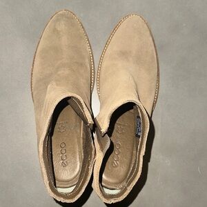 Ecco Women’s Brown Suede Boots